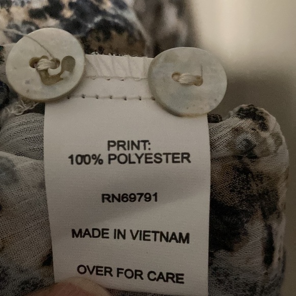 Sheer long sleeve blouse with abalone buttons size M - Picture 3 of 10